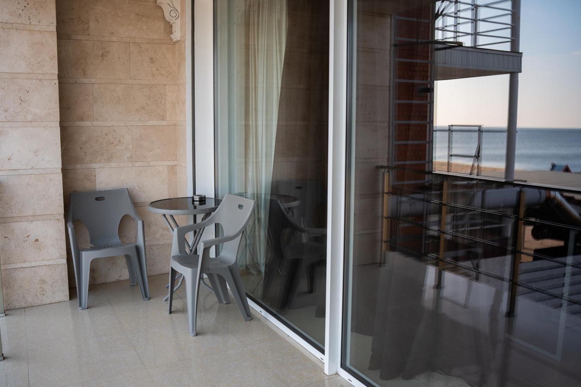 Ferienwohnung Poseidon Deluxe Перша Лінія З Басейном Odessa Exterior foto