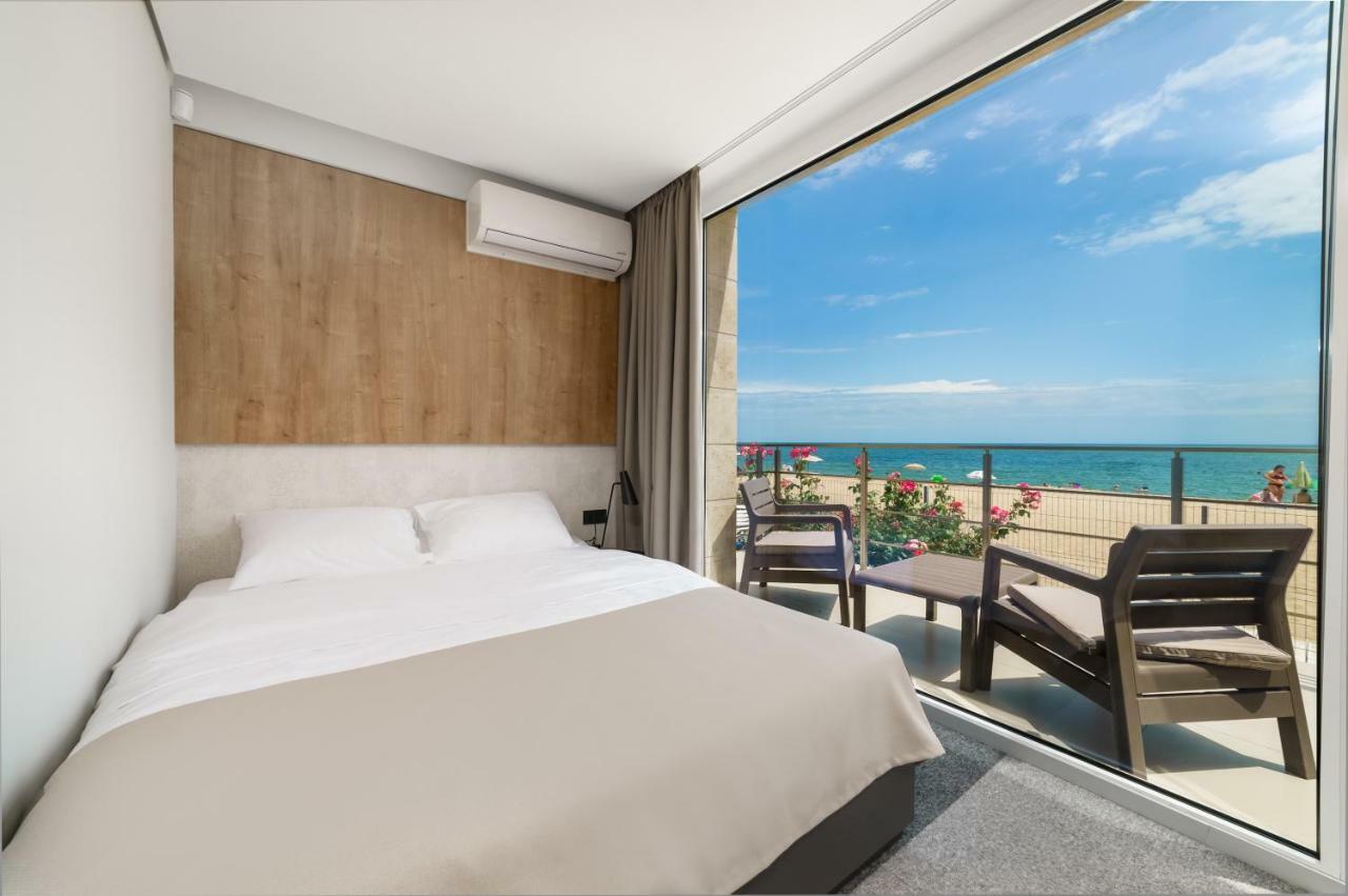 Ferienwohnung Poseidon Deluxe Перша Лінія З Басейном Odessa Exterior foto