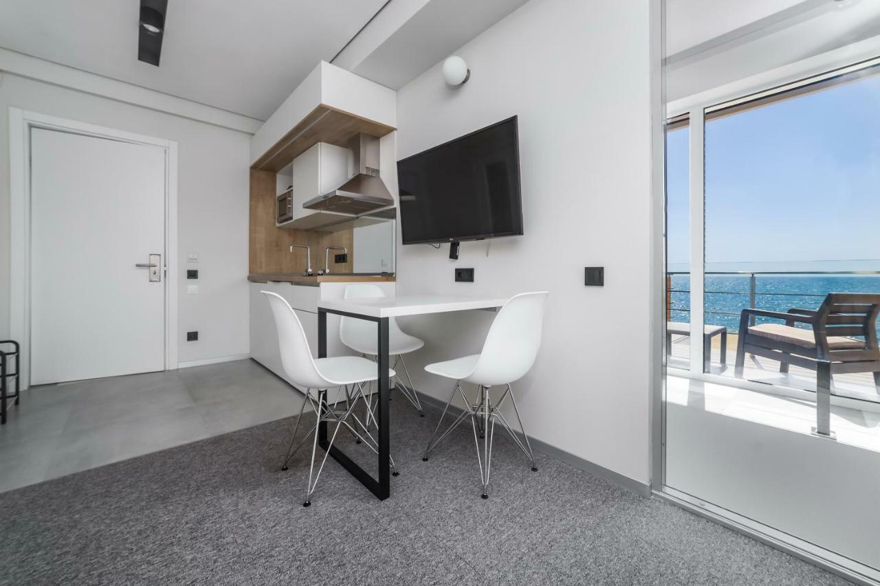 Ferienwohnung Poseidon Deluxe Перша Лінія З Басейном Odessa Exterior foto