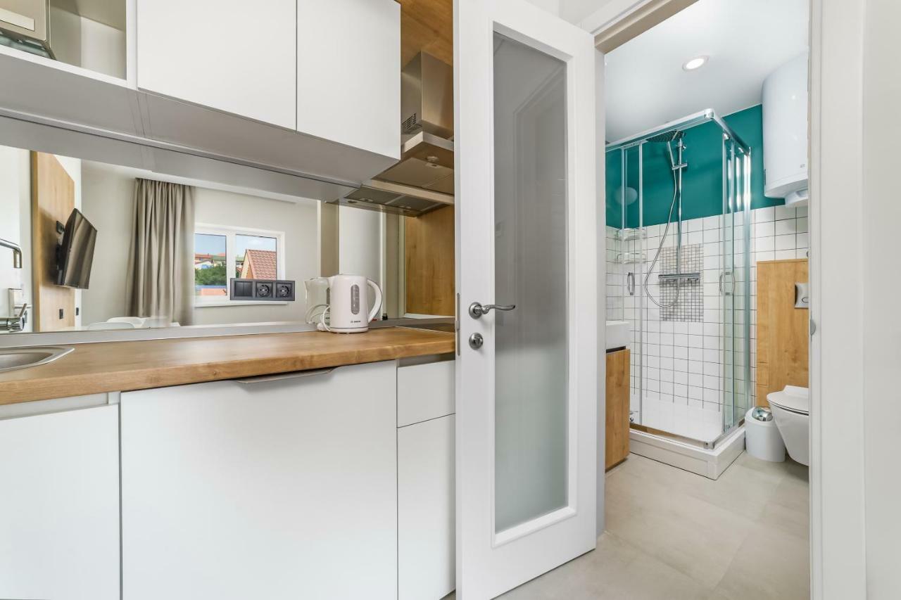 Ferienwohnung Poseidon Deluxe Перша Лінія З Басейном Odessa Exterior foto